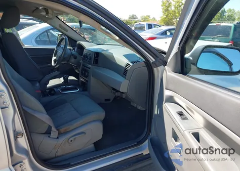 2005 Jeep Grand Cherokee Laredo z USA, uszkodzony, nr VIN 1J4GR48K55C588303